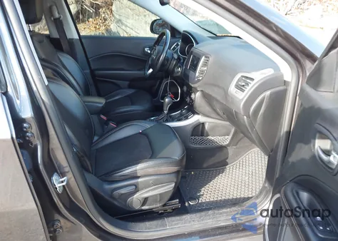 2021 Jeep Compass Latitude 4X4 z USA, uszkodzony, nr VIN 3C4NJDBB5MT547900